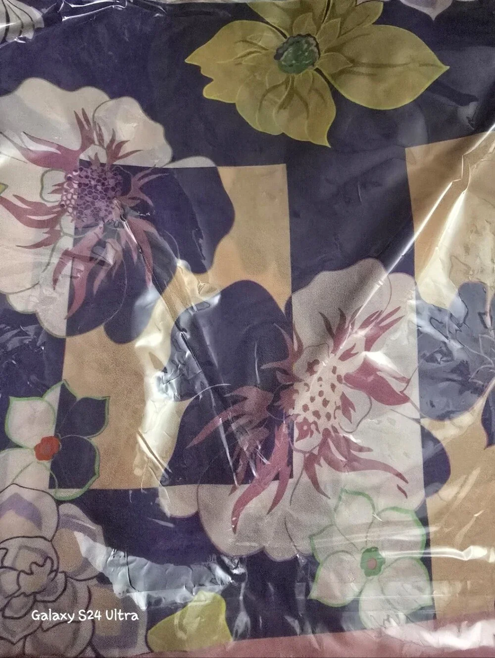 Beautiful Floral Scarf NEW